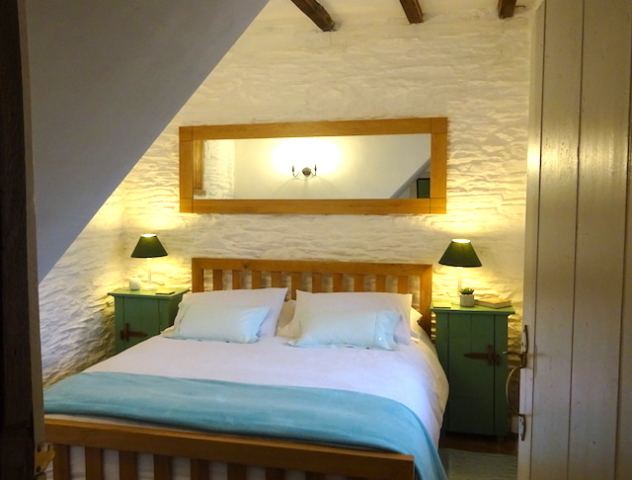 Granary bedroom with King size bed Holiday cottage south devon